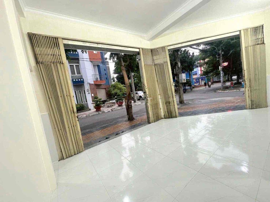 Cho thuê mặt bằng căn góc 2 mặt tiền