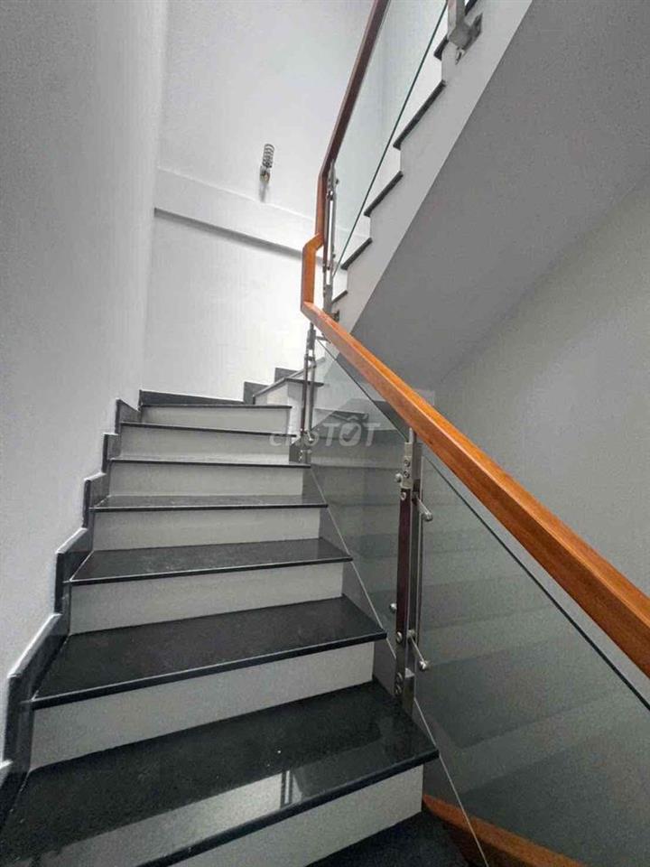 Nhà rẻ khu y tế kỹ thuật. khu Tên Lửa. P. Bình Trị Đông