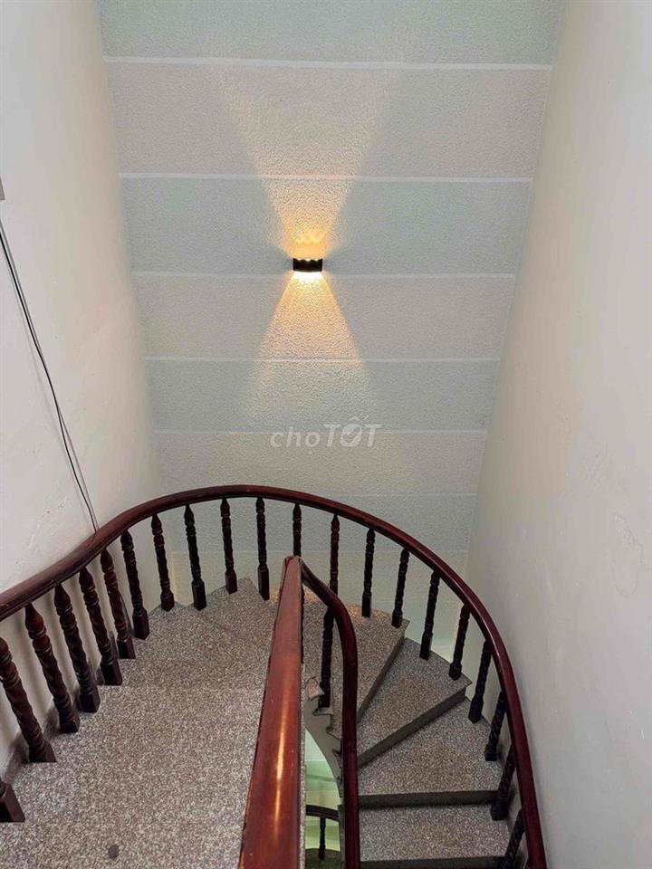 Cho thuê nhà nguyên căn mặt tiền đường số 53. Khu tên lửa. Bình