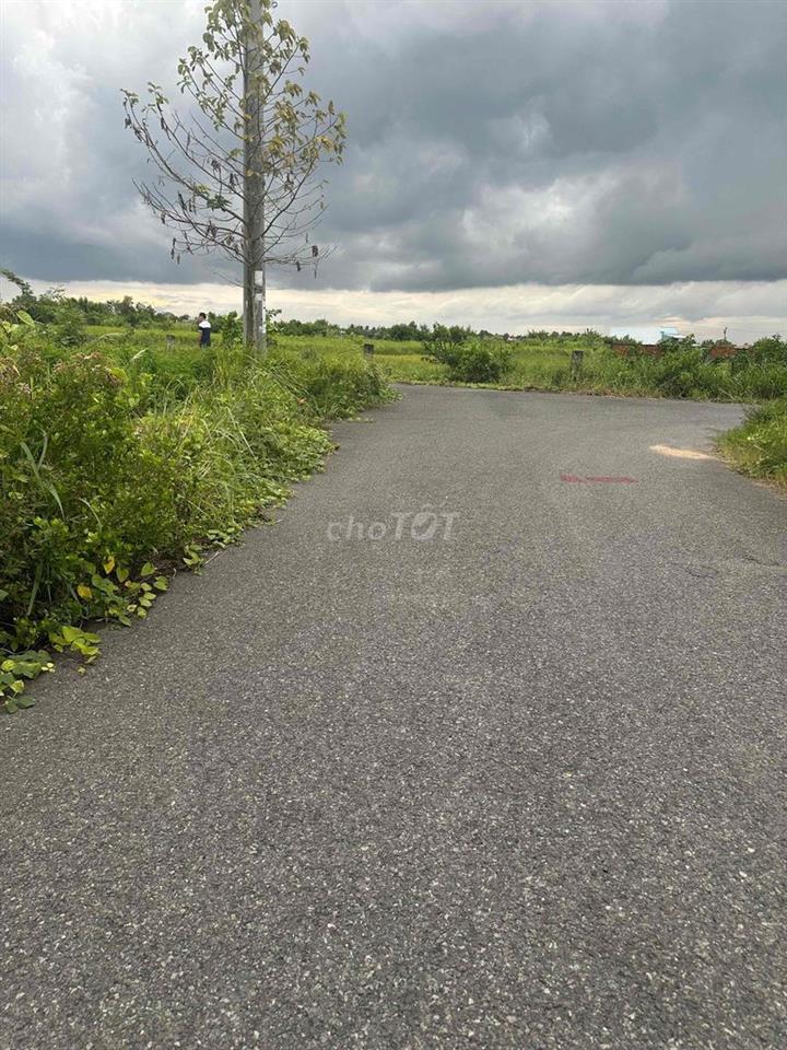 💐💐💐 bán đất full thổ cư mặt tiền đường số 6. KDC 19/5. quốc lộ 50. Xã