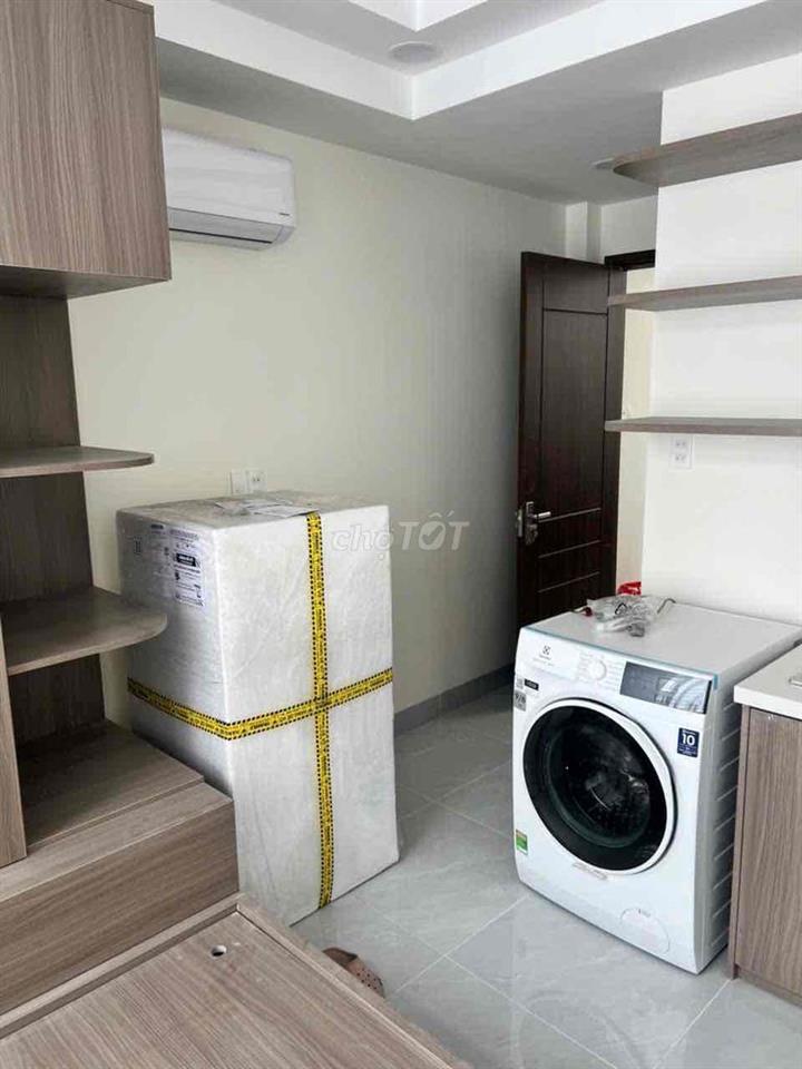 NHÀ NGAY NGÃ TƯ HÀNG XANH MỚI XÂY FULL NỘI THẤT