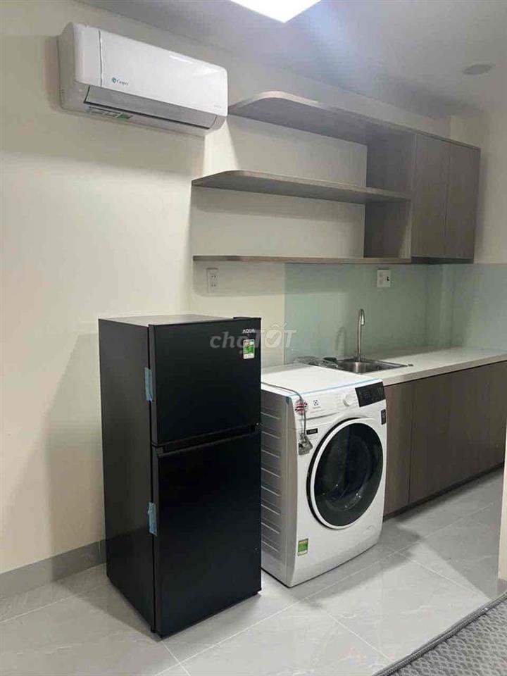 NHÀ NGAY NGÃ TƯ HÀNG XANH MỚI XÂY FULL NỘI THẤT