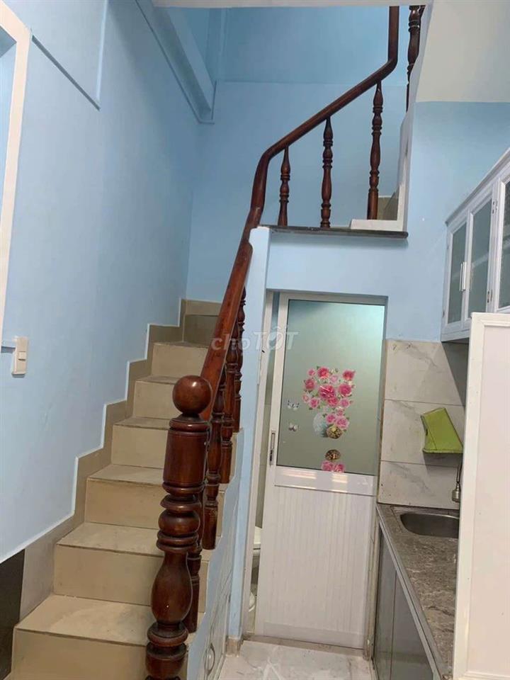 Nhà sát mặt tiền Đặng Thúc Vịnh 3x5m 2 lầu