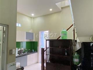 Cho thuê tầng trệt 55m², 1 P.Ngủ, nội thất cơ bản, hẻm yên tĩnh.