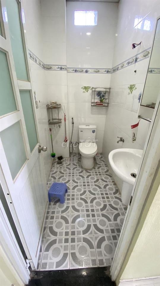 Cho thuê tầng trệt 55m², 1 P.Ngủ, nội thất cơ bản, hẻm yên tĩnh.