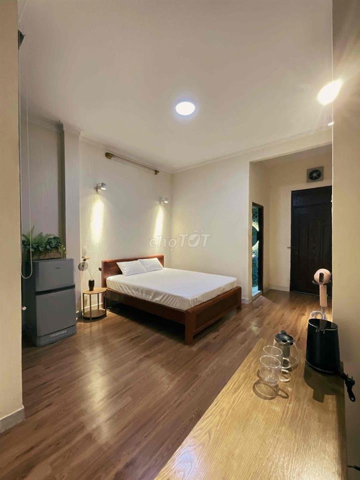 cho thuê tầng 2 kinh doanh và ở tại q.1 trung tâm hcm