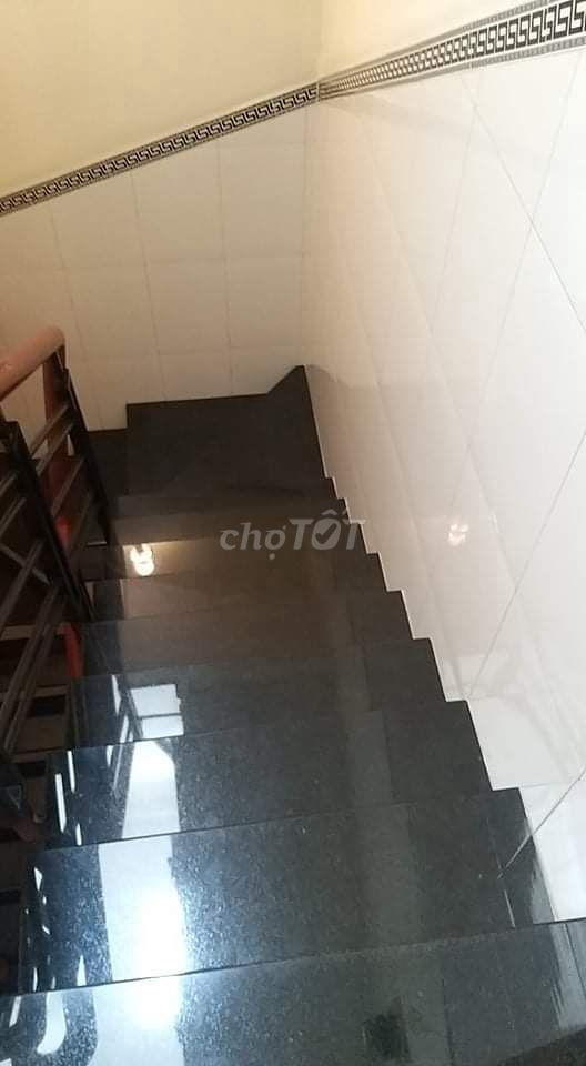 cho thuê phòng trọ cao cấp có máy lạnh diện tích18 m2 , giá : 3 triệu