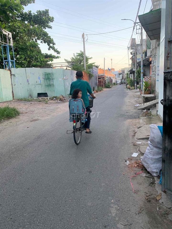 Nhà mặt tiền cấp 4 đường nhựa nhánh Phan Văn Hùm thông Hà Đặc chợ chó