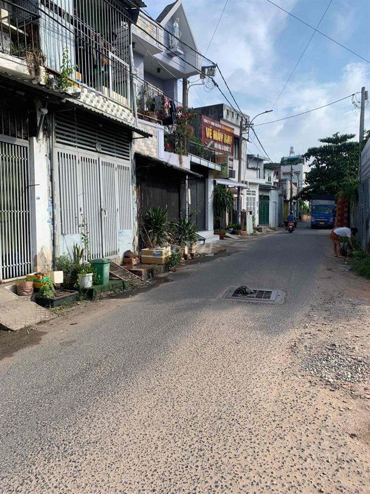 nhà cấp 4 mặt tiền hẻm xe tải 116 Phan văn hùm thông Hà đặc quận 12