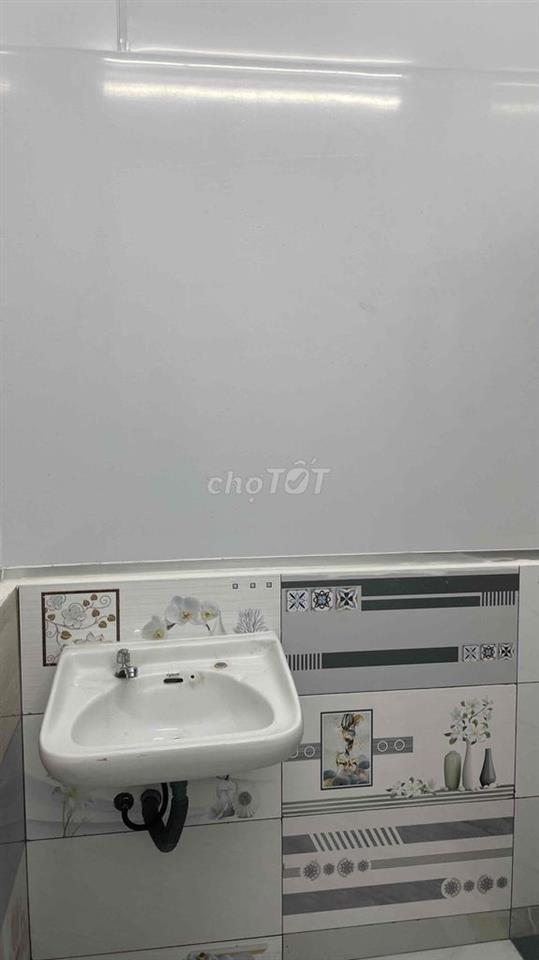 Phòng trọ quận 12 gần CD Điện lực Tp HCM, DH Nguyễn Tất Thành