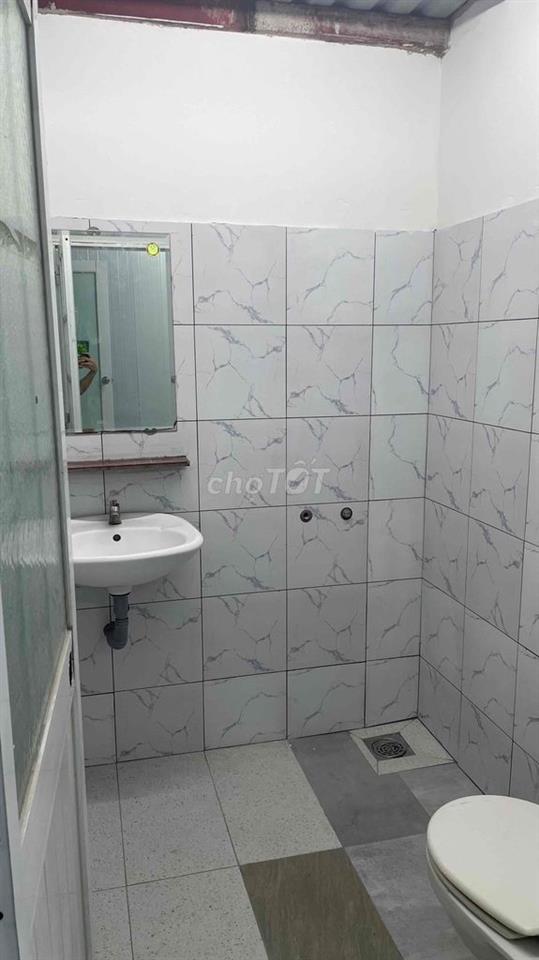 Phòng trọ quận 12 gần CD Điện lực Tp HCM, DH Nguyễn Tất Thành