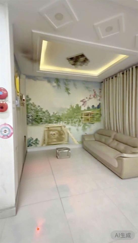 Nguyên lầu 2phòng, bếp, thang máy, sân riêng