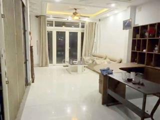 Nguyên lầu 2phòng, bếp, thang máy, sân riêng