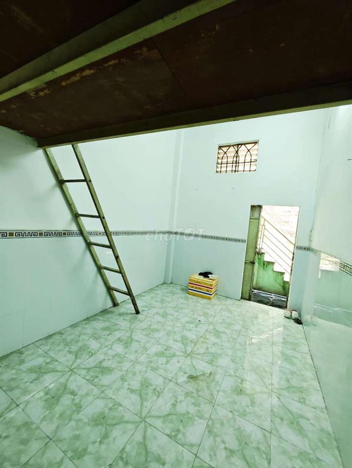 Phòng bự siu bự tầng trệt gần cầu Tham Lương 