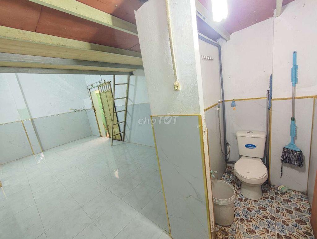Phòng bự siu bự tầng trệt gần cầu Tham Lương 