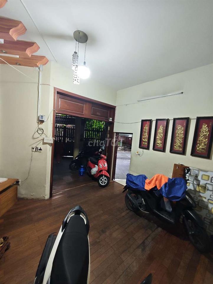 Nhà hẻm bự gần Lũy Bán Bích 