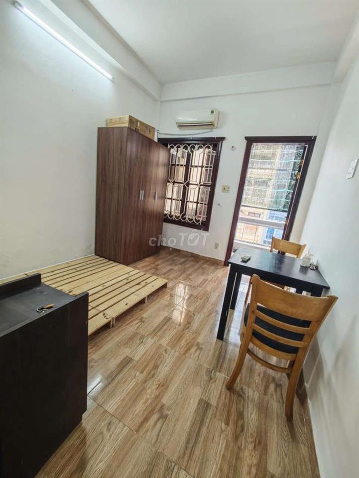 Phòng 2tr8 có máy lạnh, nội thất 