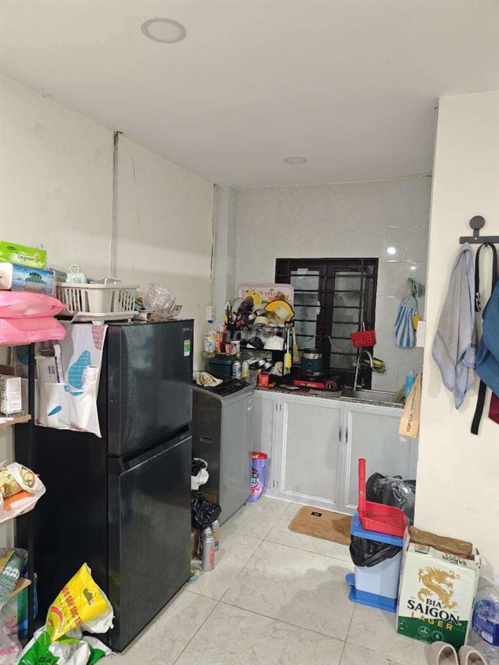 Phòng 2tr8 có máy lạnh, nội thất 