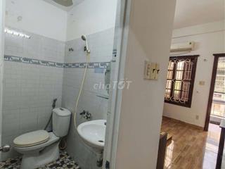 Phòng 2tr8 có máy lạnh, nội thất 
