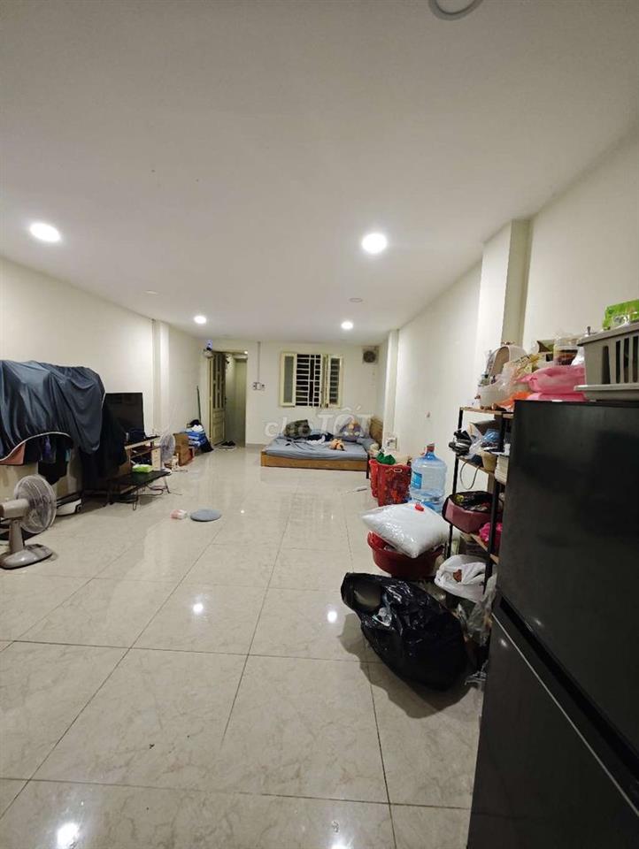 Phòng 2tr8 có máy lạnh, nội thất 