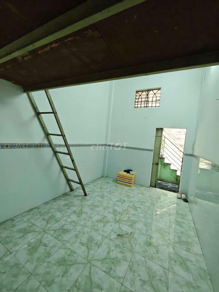 Phòng 2tr8 có máy lạnh, nội thất 