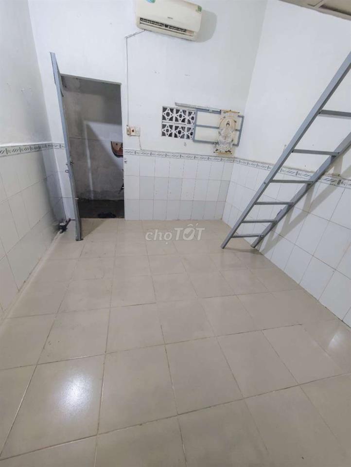 Nhà trệt lầu gần mặt tiền Lũy Bán Bích 