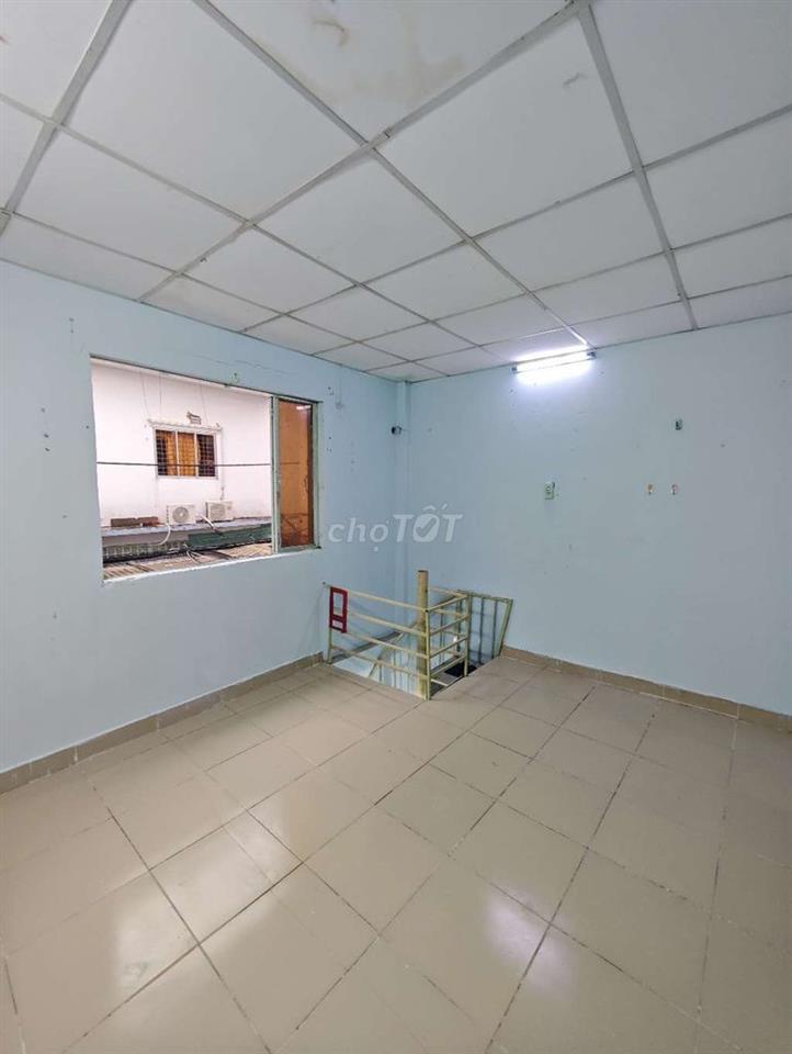 Nhà trệt lầu gần mặt tiền Lũy Bán Bích 