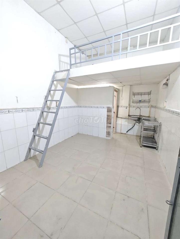 Nhà trệt lầu gần mặt tiền Lũy Bán Bích 