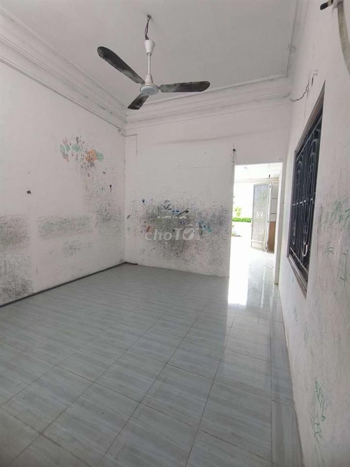 Mặt bằng siu bự đường C12- miễn phí sơn mới