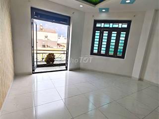 phòng 2tr6 có gác, bếp, cửa sổ, thang máy