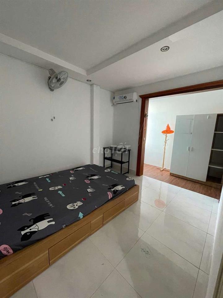 căn2PN có phòng bếp, thang máy gần sân bay- bancol, full nội thất 