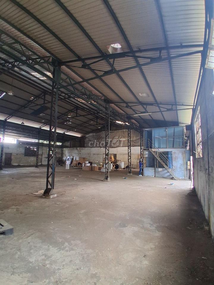 Cần cho thuê nhà xưởng 650 m2 gần ngã tư Bình Phước