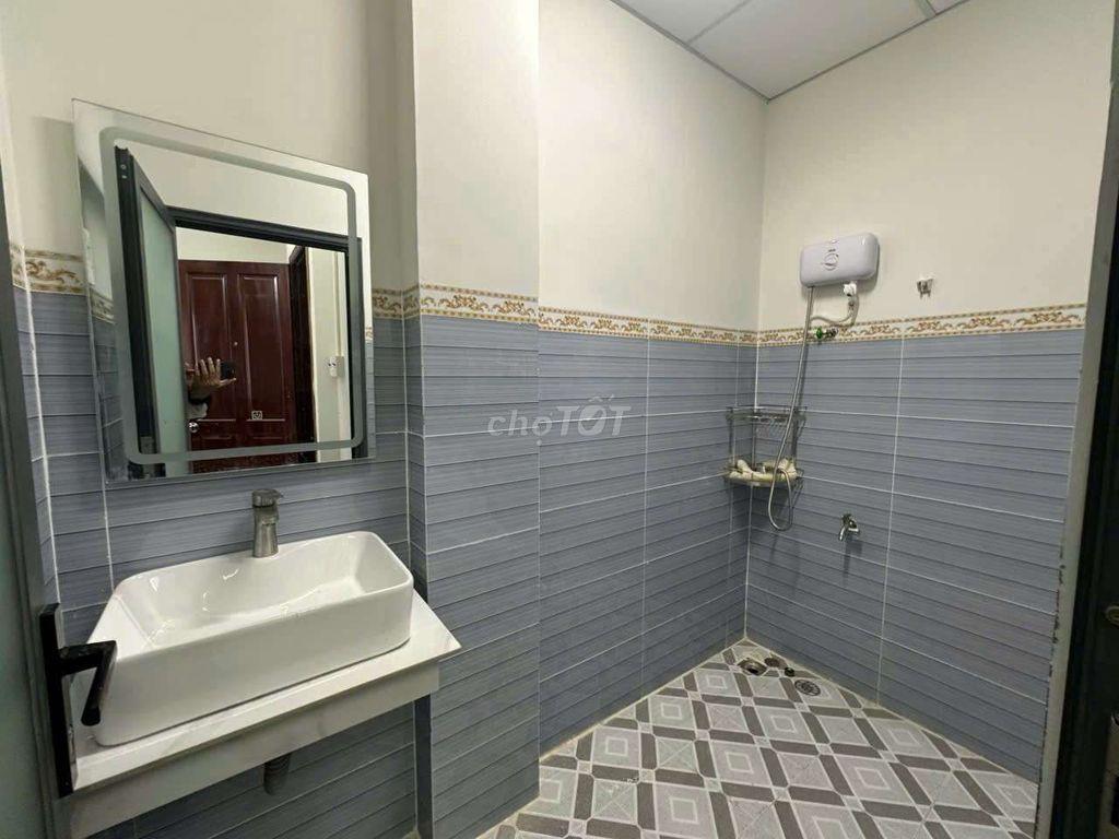 Tìm nữ ở ghép