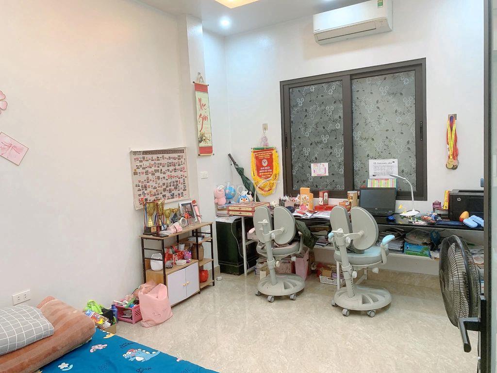Tôi chính chủ bán nhà 11 ngách 102 ngõ 180 Phố Nguyễn Lương Bằng, ĐĐ