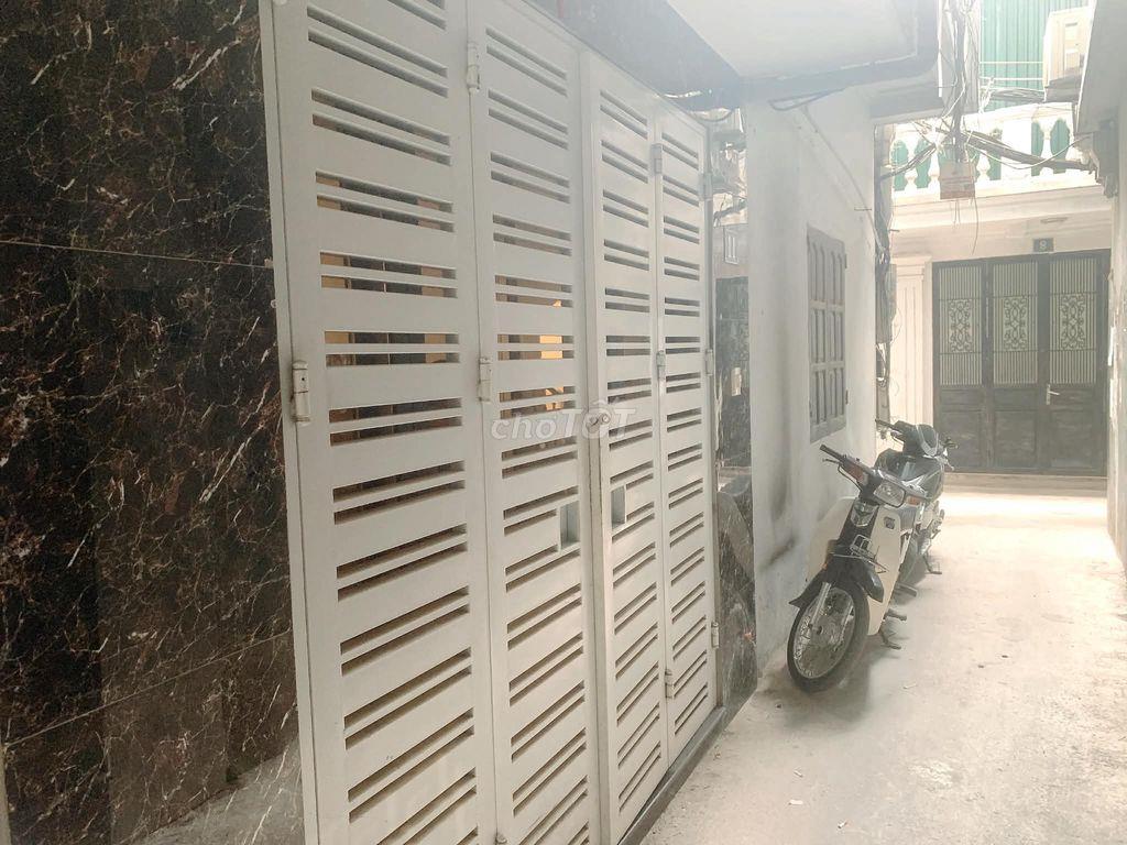 Tôi chính chủ bán nhà 11 ngách 102 ngõ 180 Phố Nguyễn Lương Bằng, ĐĐ