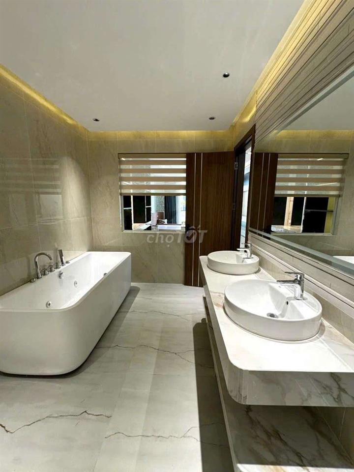 cần sang nhượng nhà phân lô Quân đội gần sân gold Long biên