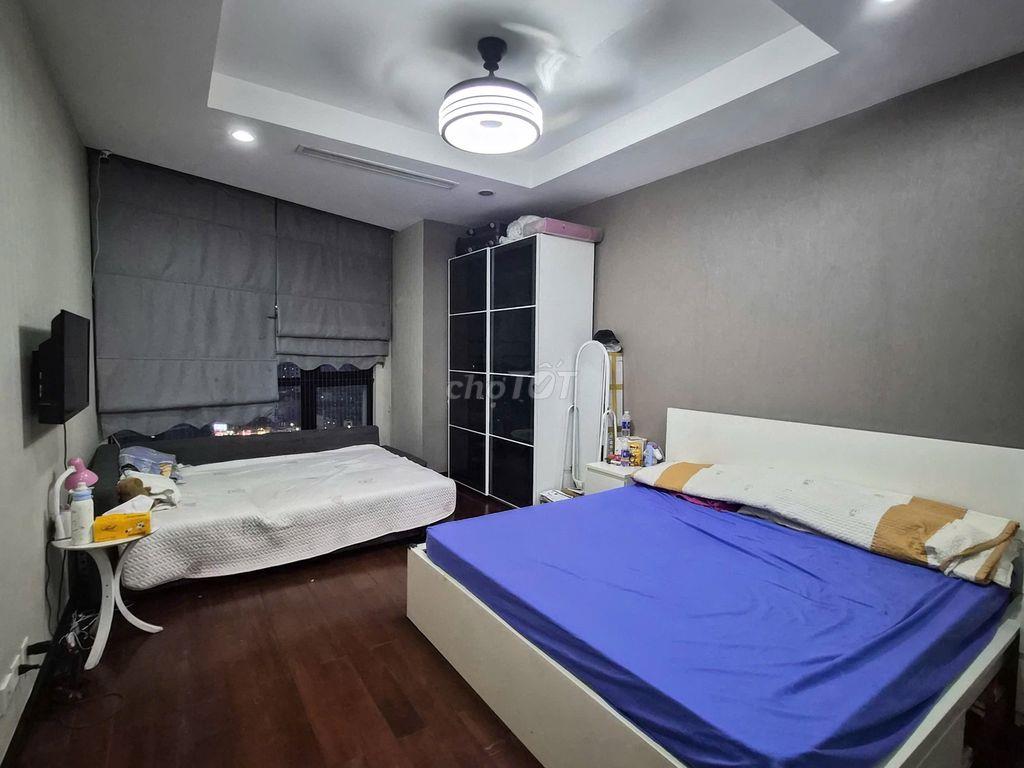 Chính chủ cho thuê nhà tại tầng 12A R4B Royal City