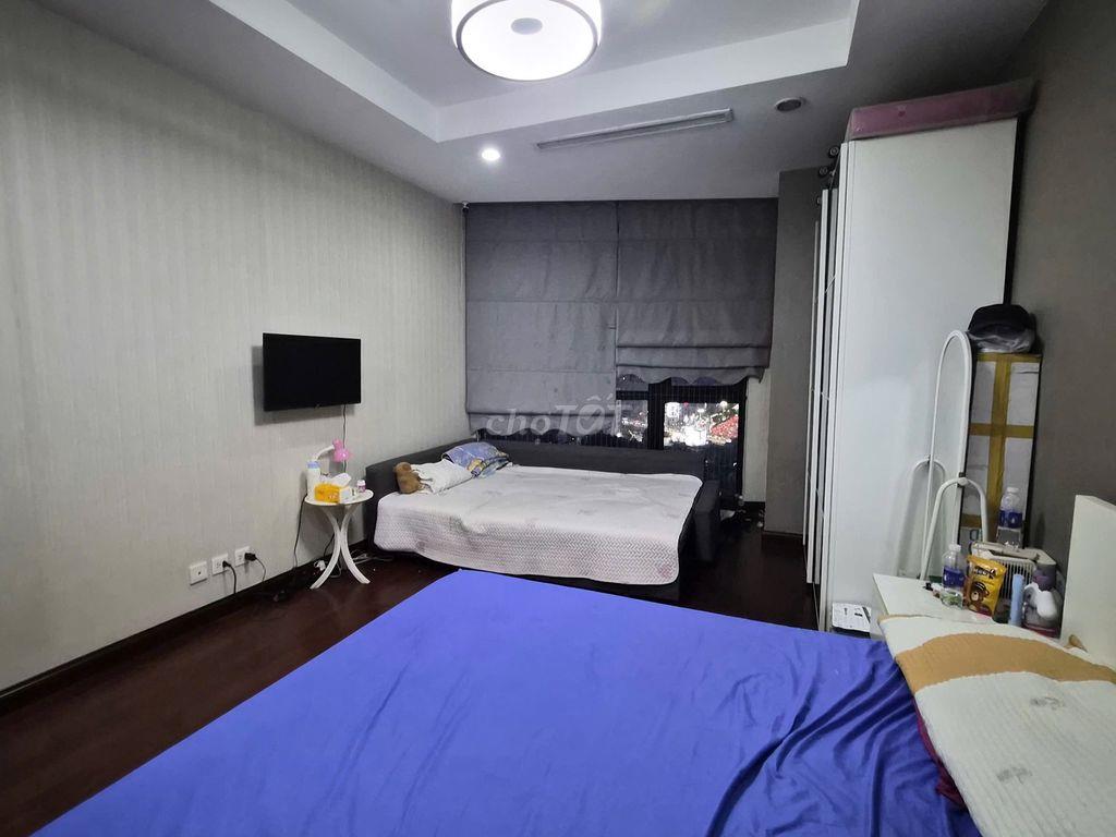 Chính chủ cho thuê nhà tại tầng 12A R4B Royal City