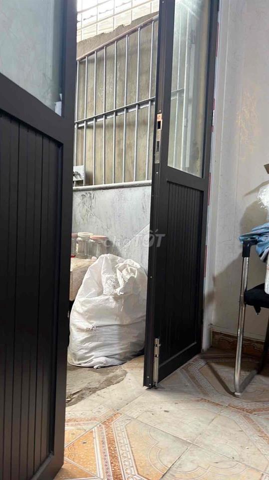 kho hàng để trống, cho bạn nào có nhu cầu ở trọ giá rẻ
