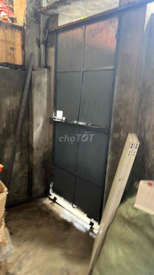 kho hàng để trống, cho bạn nào có nhu cầu ở trọ giá rẻ
