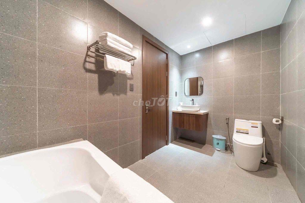 Luxury Beachside Apartment For Rent Thuê Căn Hộ Quite Remote Pool Expa