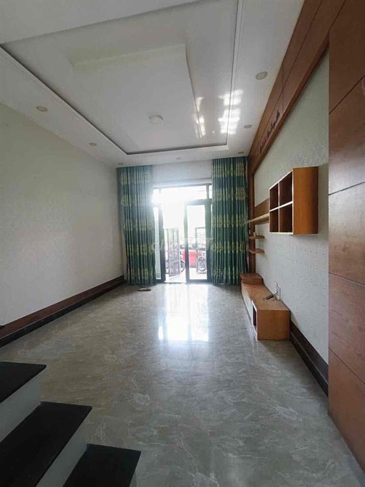 Cho thuê nhà phố khu dân cư 4Pn 4wc có nội thất cơ bản
