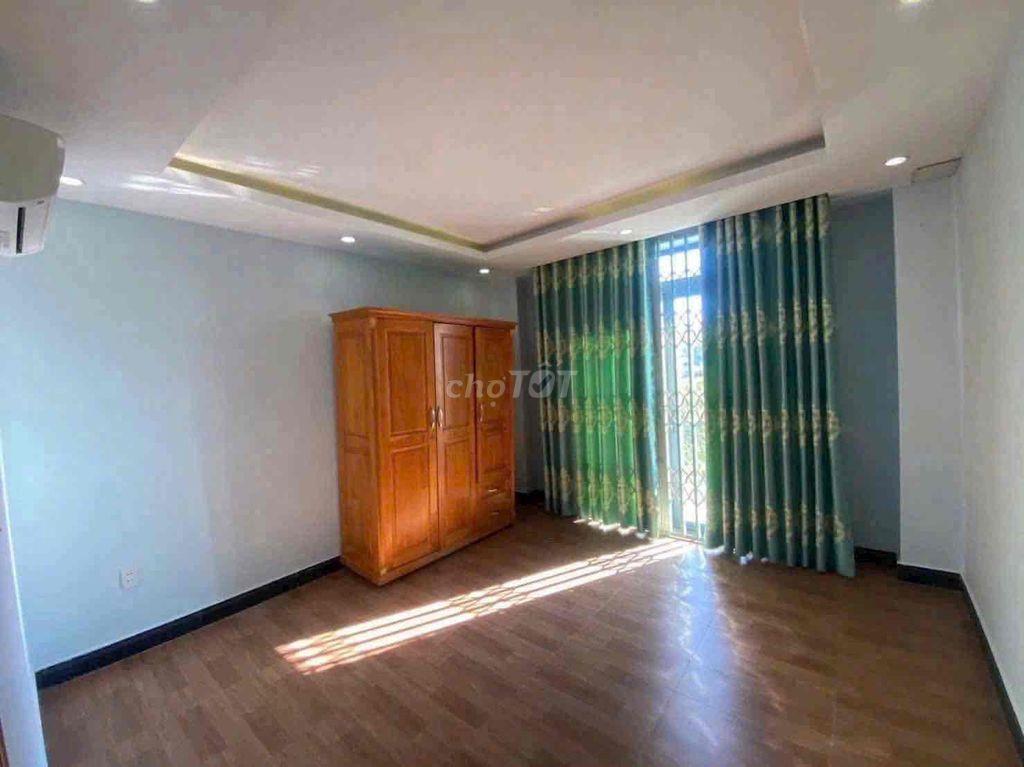 Cho thuê nhà phố khu dân cư 4Pn 4wc có nội thất cơ bản