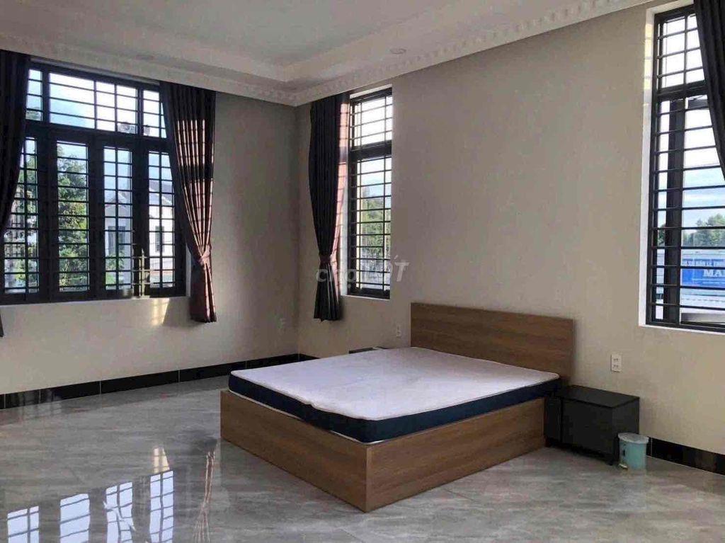 Cho thuê nhà gần thành phố mới 4Pn 5wc full nội thất