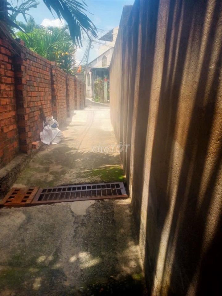     Bán nhà đất 183m² có 3 nhà cấp 4, gần chợ Tân Phước Khánh 2ty9 