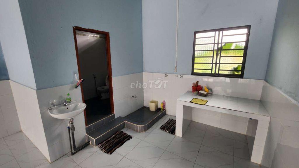 Cho thuê kiot ngay cổng chào suối đá