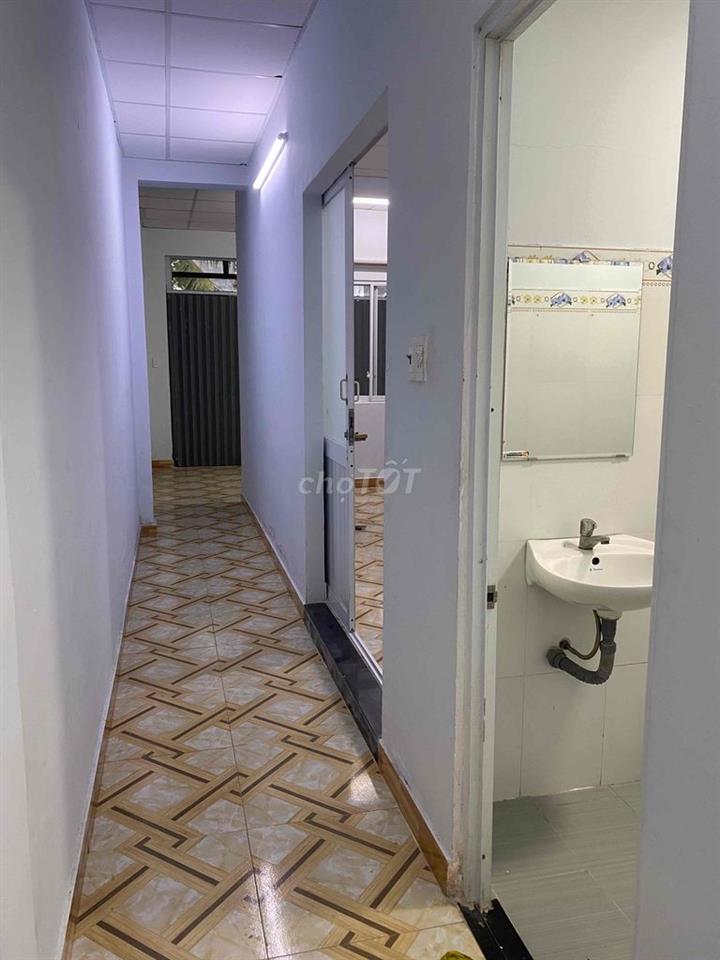 Nhà 4m x 40m , có lầu , hẻm xe hơi , gần chợ Phú Lạc , ĐT ***