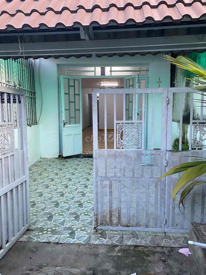 Nhà 4m x 40m , có lầu , hẻm xe hơi , gần chợ Phú Lạc , ĐT ***