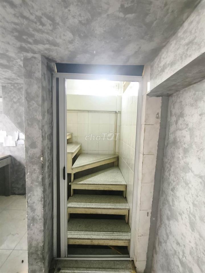 Cho thuê mặt bằng mặt tiền và gác lửng Lê Hồng Phong