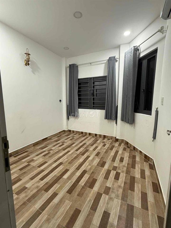 Bán nhà 4x10m Thống Nhất P10 Gò Vấp 2PN 3 mặt tiền